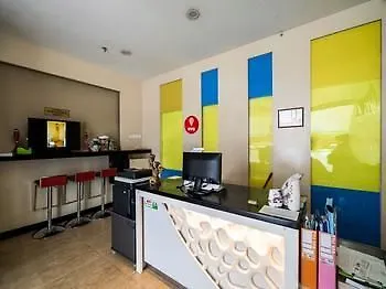 Oyo Rooms Pwtc Lrt Station Kuala Lumpur Malasia